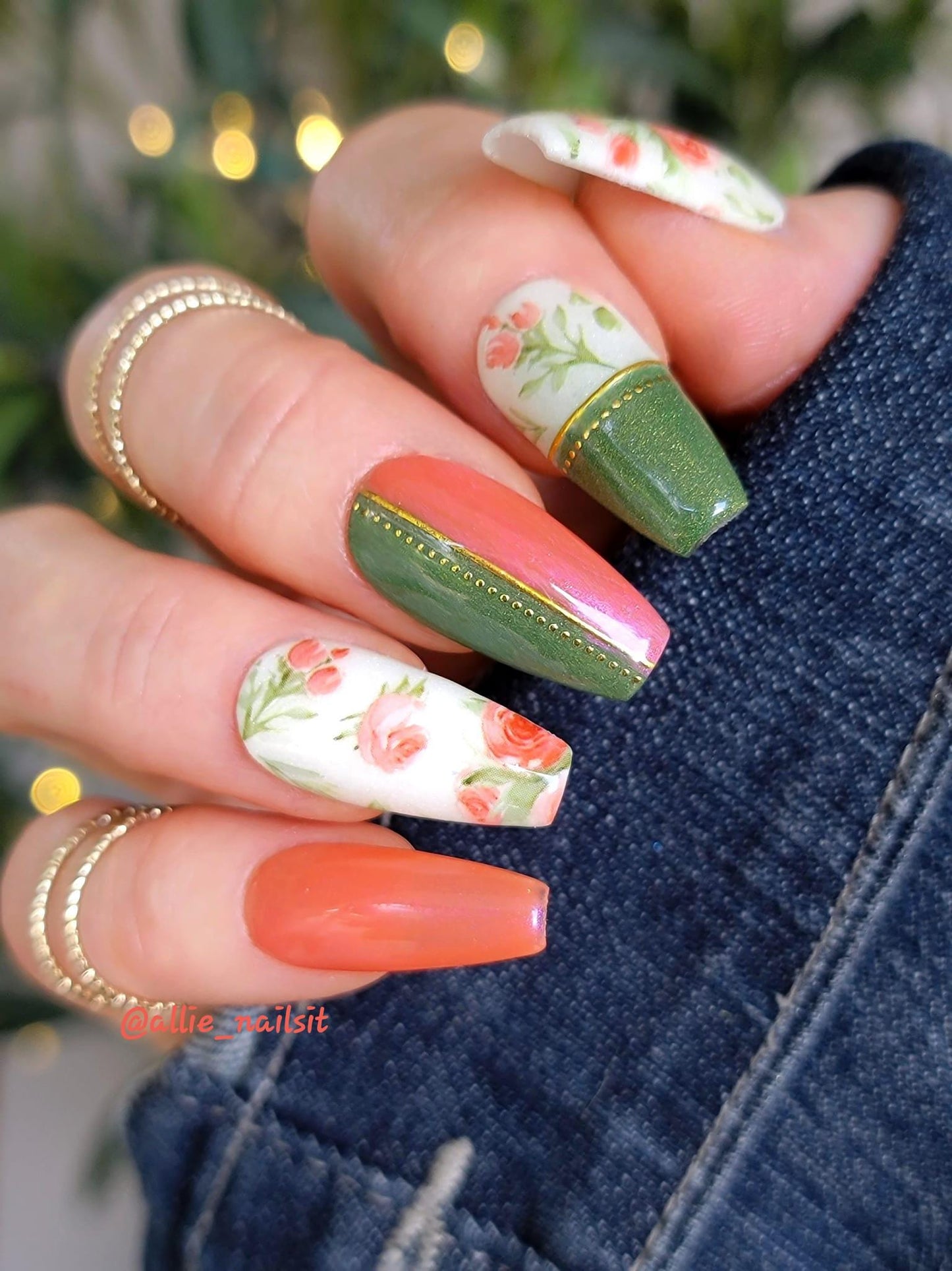 Olive Sahara Flowers Mani | Transfer Foil Flowers | White Pearl Glow and Olive Branch Dips | Sahara Sunset Gel | HEMA, HPMA, TPO Free |