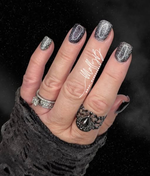 Obsidian Glittery Cat Eye Gel Mani - HEMA, HPMA, TPO Free