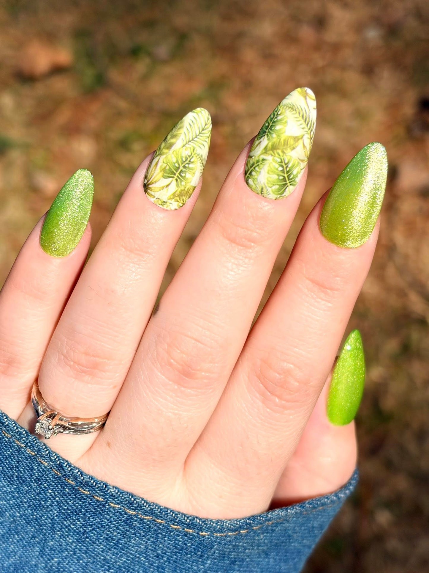 Sizzling Lime Neon Cat Eye Gel Mani - HEMA, HPMA, TPO Free