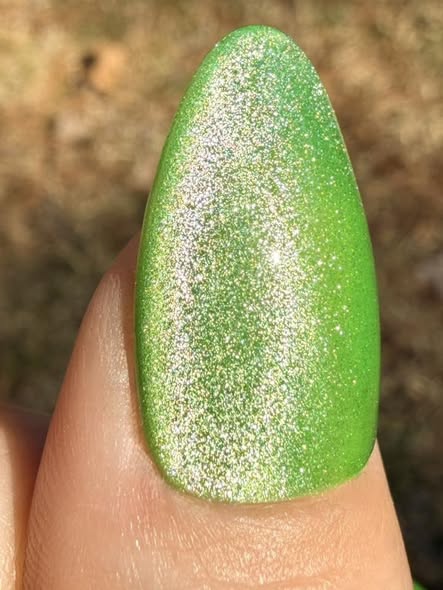 Sizzling Lime Neon Cat Eye Gel Mani - HEMA, HPMA, TPO Free