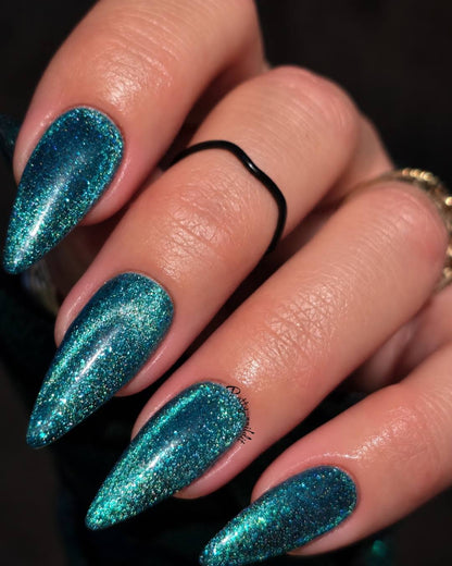 ULTRA Mermaid Lagoon Cat Eye Gel Mani - Reflective Cat Eye - HEMA HPMA TPO Free