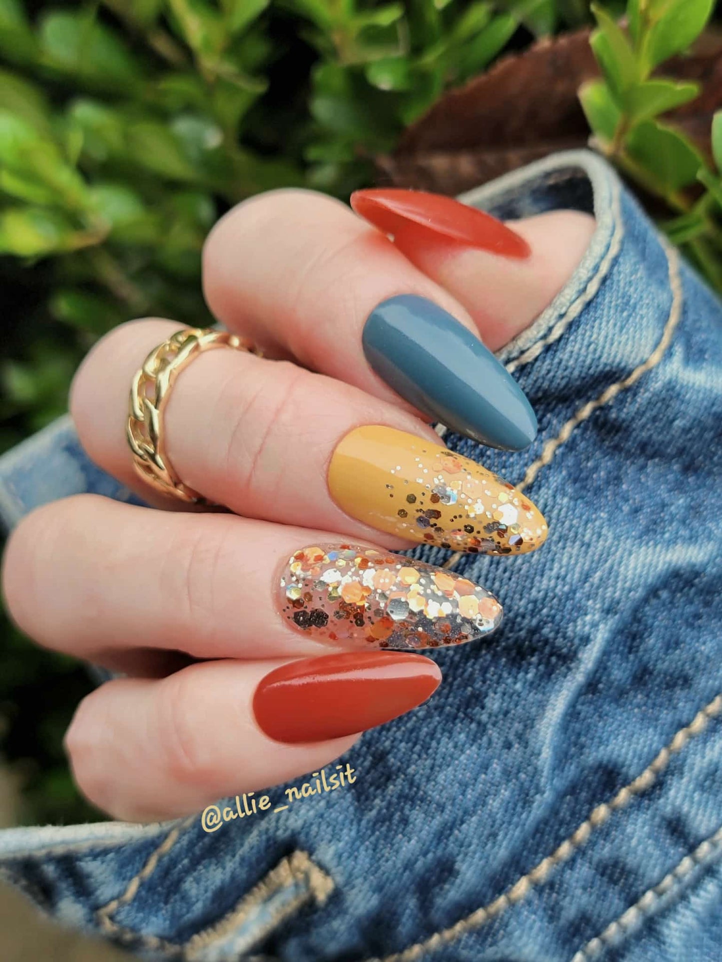 Sweet Heat, Dijon, Slate Solid Gel & Spicequake Glitter Gel Mani - HEMA, HPMA, TPO Free