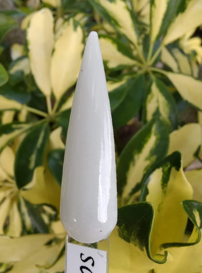Milky White Dip Mani
