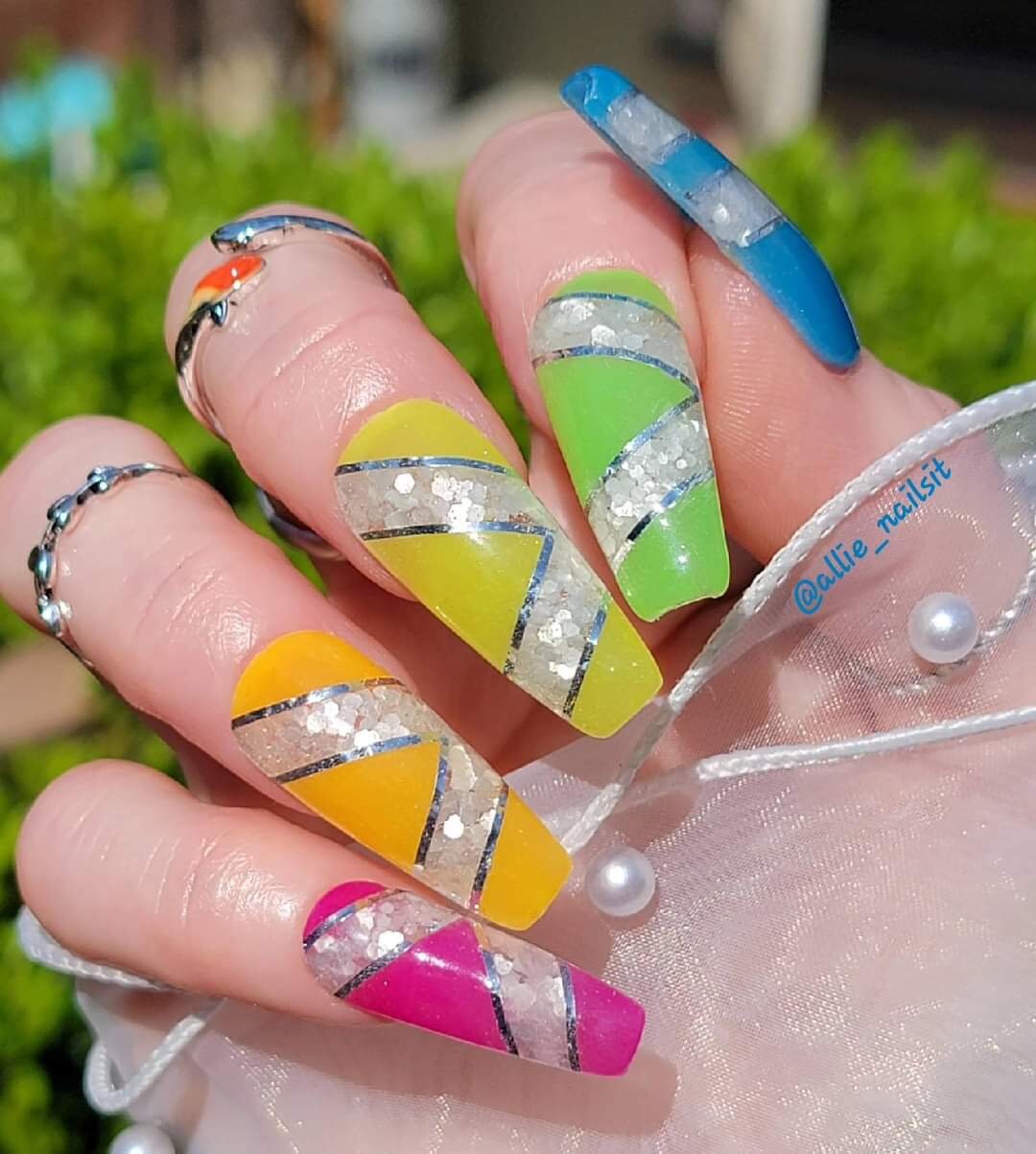 Neon Glow High Voltage & Satin Sheets Dip Set Mani